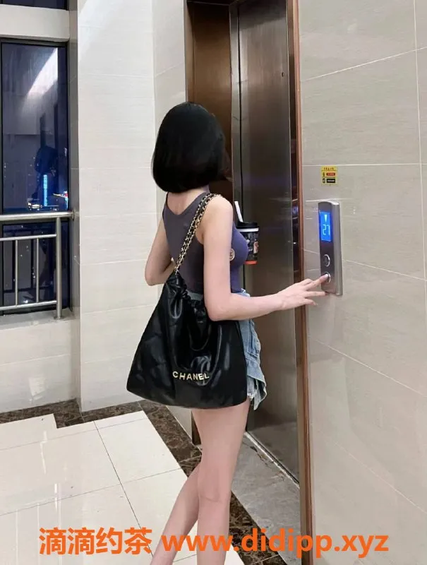 杭州楼凤-琪琪171cm身高，95斤D杯，热情服务等你来尝试