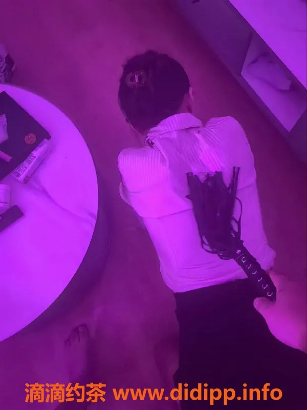 深圳楼凤资源信息,福田星黛露，1200元起，舌吻鸳鸯浴服务