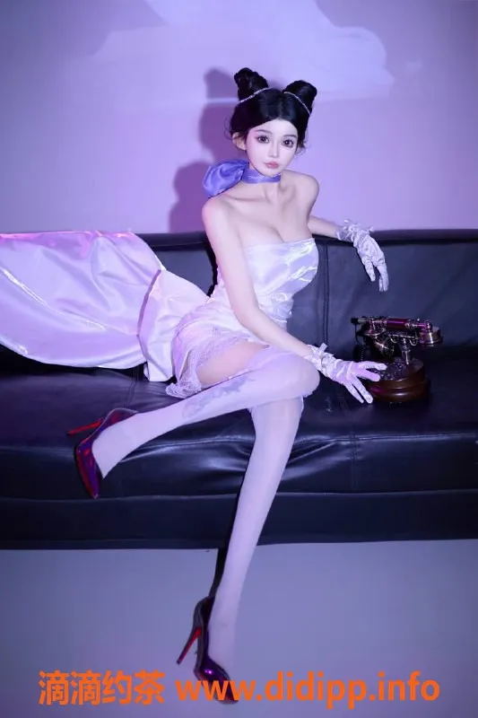 深圳楼凤-福田小甜，舌吻六九服务，超值1388