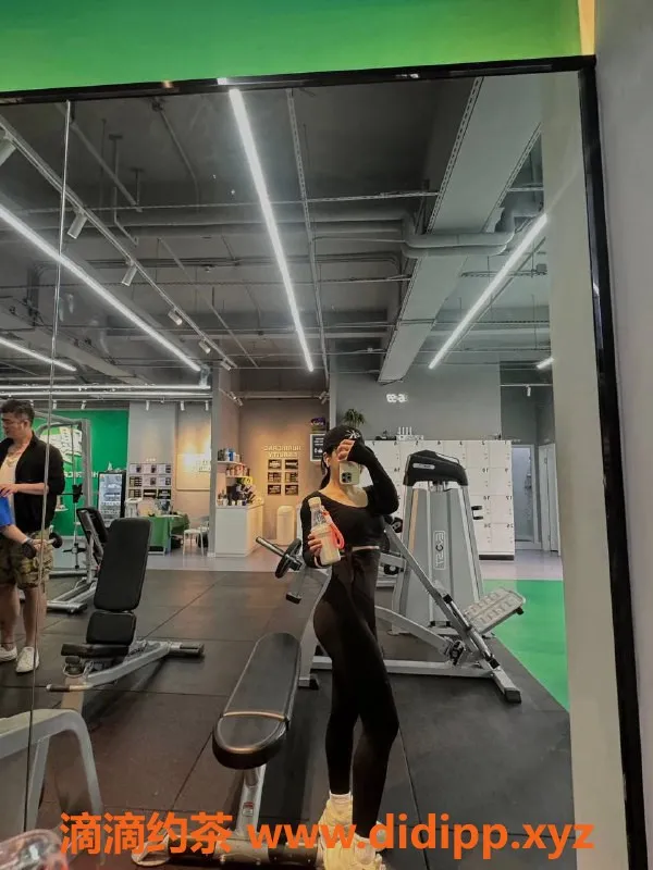 深圳楼凤-龙华健身小姐姐日儿，1000起，高享受服务