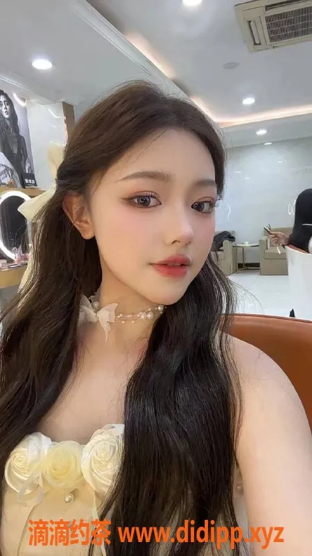 杭州楼凤-怡宝 168cm 90斤 C罩杯 陪浴与情趣服务