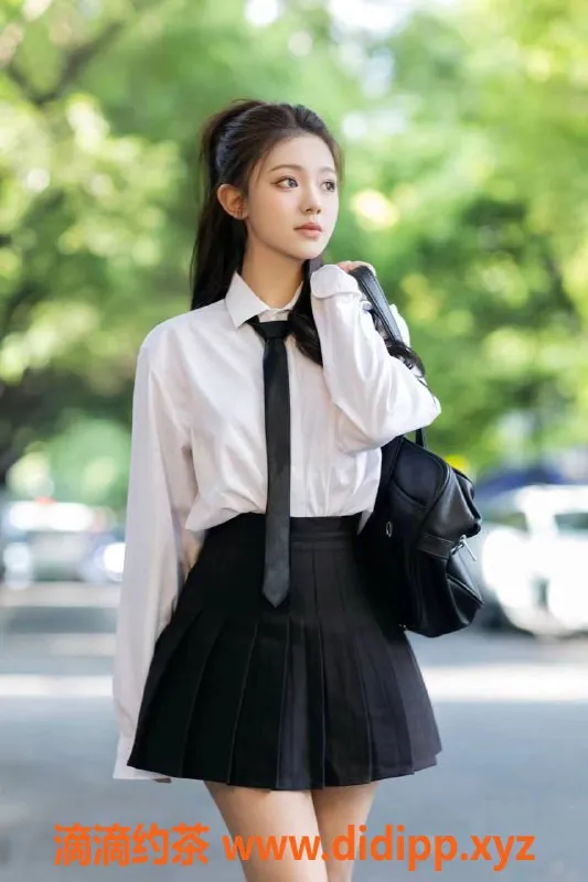 杭州楼凤-怡宝 168cm 90斤 C罩杯 陪浴与情趣服务