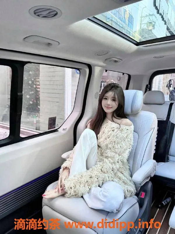 深圳楼凤资源信息,龙岗小仙女，798元足交陪浴服务