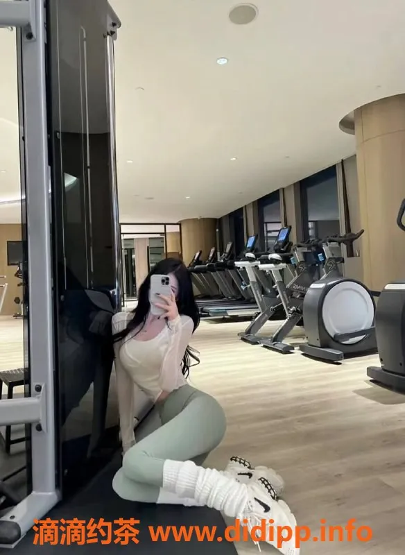 厦门楼凤-湖里五缘湾乔思情，网红气质长腿美女，69体验