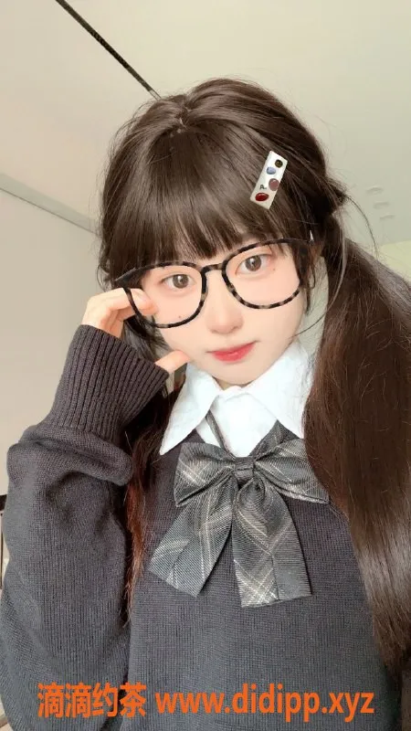 上海楼凤-徐汇白虎萝莉伊吱，153cm 34C 38kg限时优惠