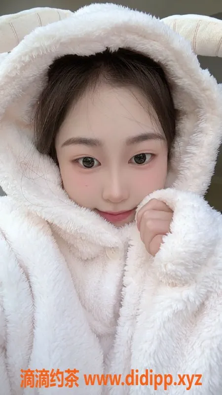 上海楼凤-徐汇白虎萝莉伊吱，153cm 34C 38kg限时优惠