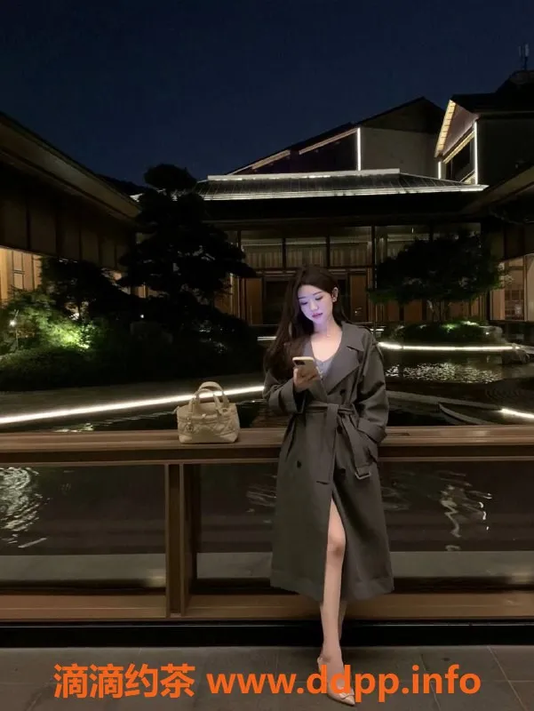 深圳楼凤-南山伊涵，课费P800，舌吻服务精彩体验