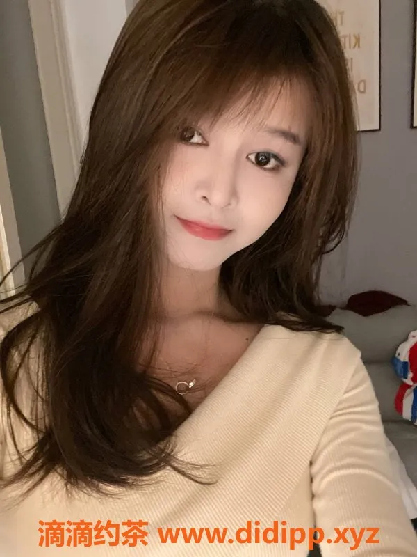 厦门楼凤-思明区奥特曼姐妹花，性感制服诱惑