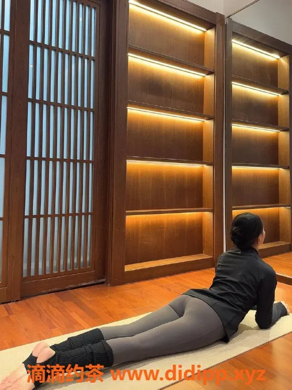 深圳楼凤-龙岗小媄，1000元起超值服务