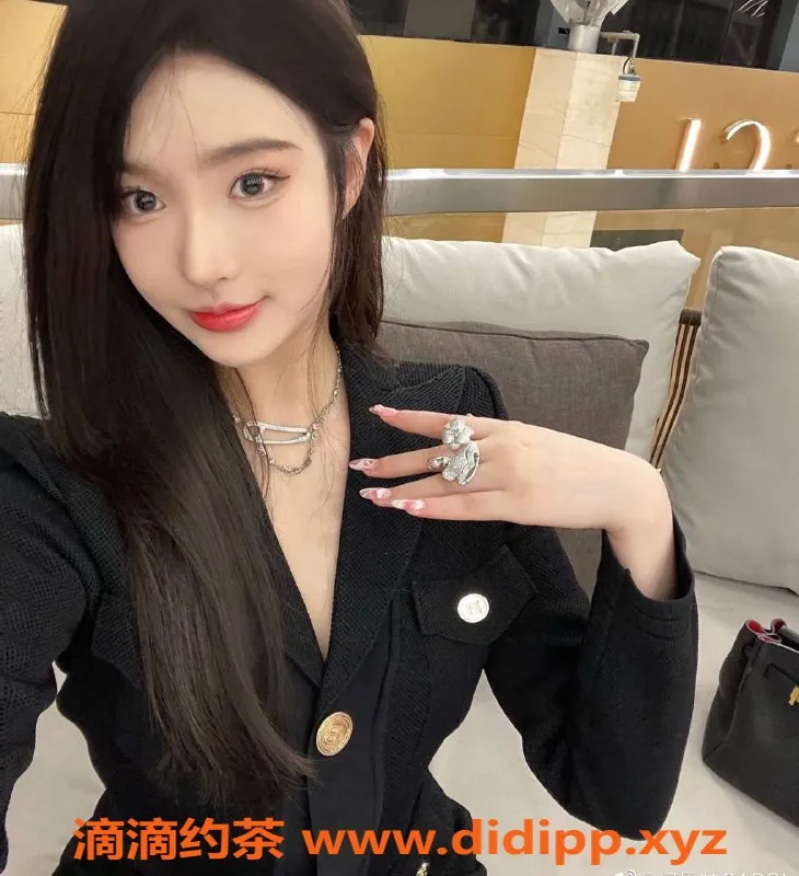 上海外围-静安温雅，超好评的风韵妹子