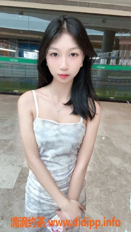 深圳楼凤-宝安小曦，900元舌吻与鸳鸯浴服务