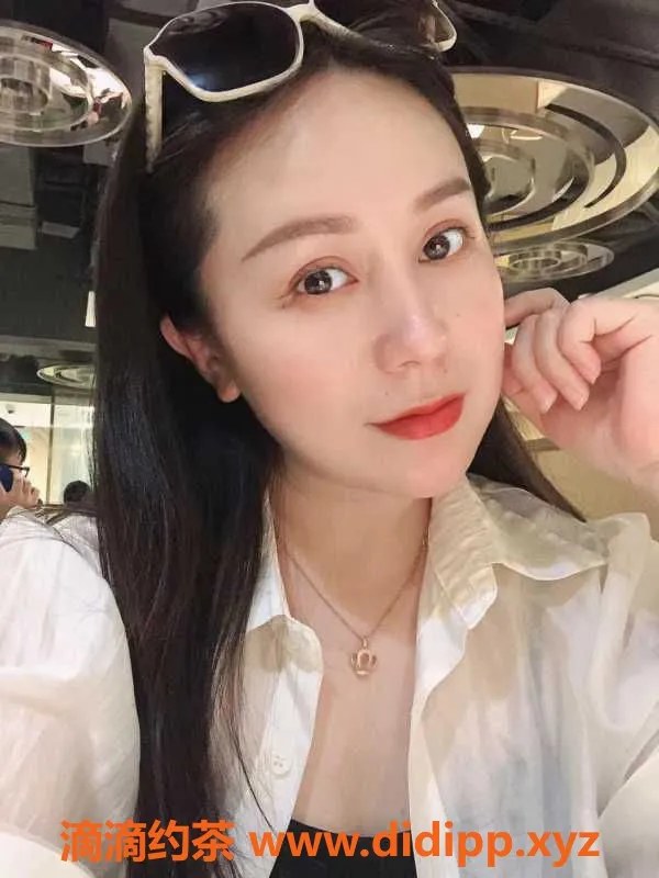 广州楼凤-如梦，25岁，163cm，56kg，茶水450起，珠江新城上门服务