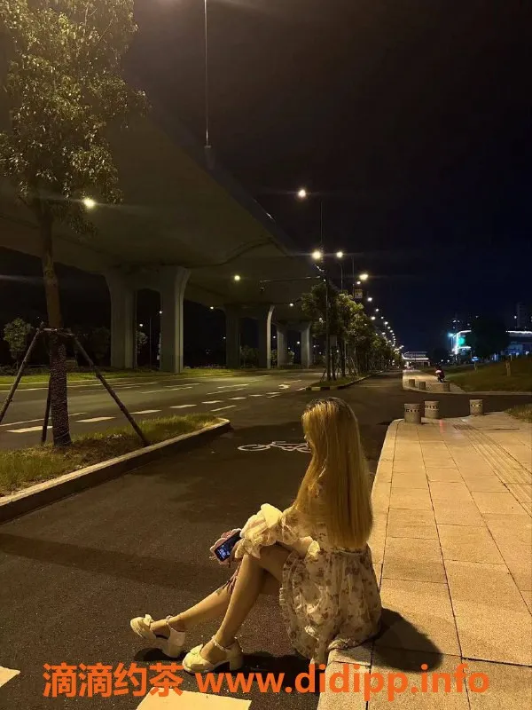 杭州上门服务-170cm可爱御姐宝宝，千元享多种服务