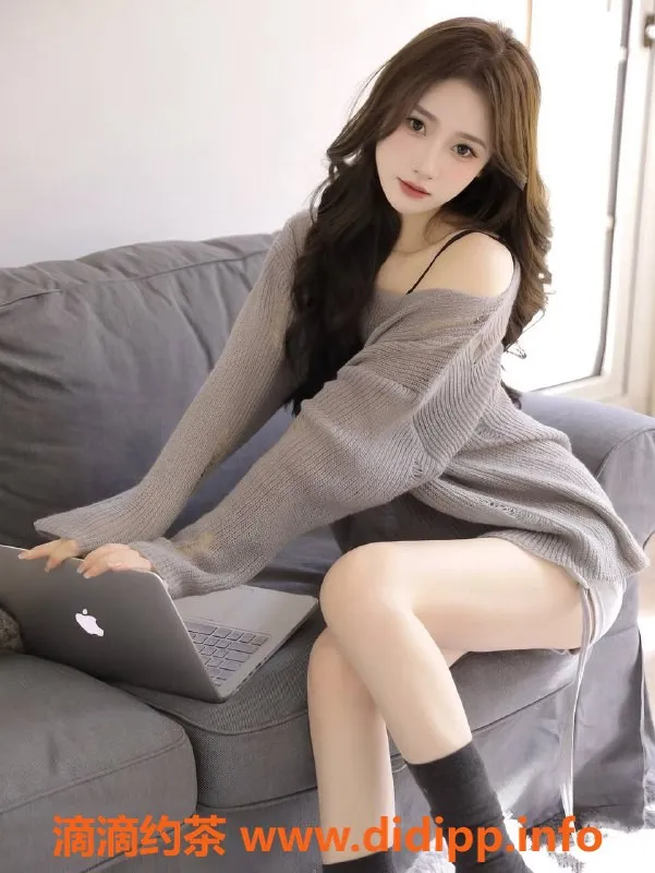 深圳楼凤-南山草莓，1200元口爆服务，69陪浴体验