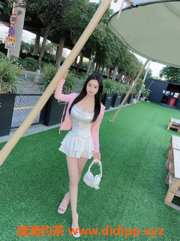 深圳楼凤-南山小艾米，888元舌吻调情服务