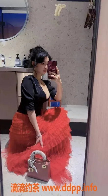 杭州楼凤-滨江E胸小不点，167cm白皙美女，1500元起