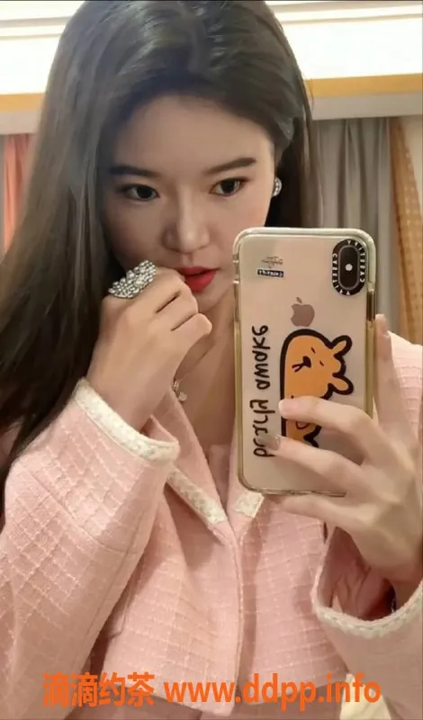 深圳楼凤-深圳龙华欣茹，99年大胸美女，600元起