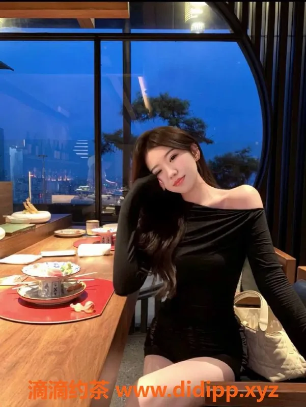 深圳楼凤-南山伊涵，800元舌吻口爆服务，超值体验！