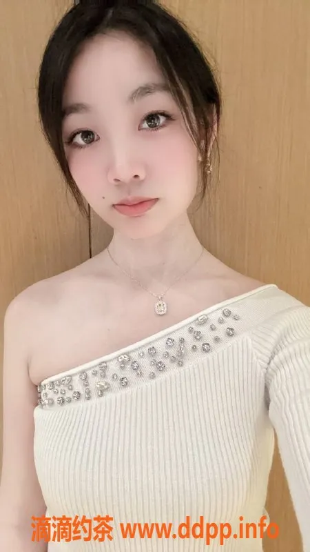 深圳楼凤-龙华诺诺，1200元双向激情服务，角色扮演佳