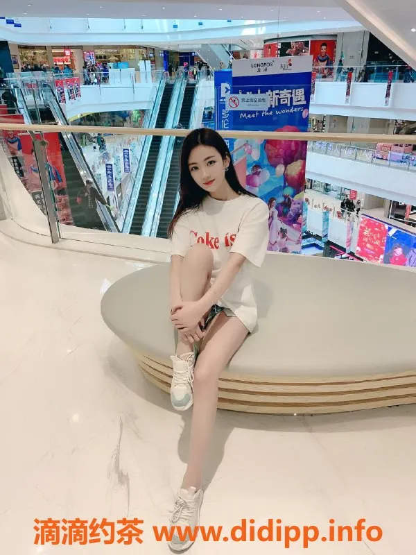 深圳楼凤-龙华诺诺，1200元双向激情服务，角色扮演佳