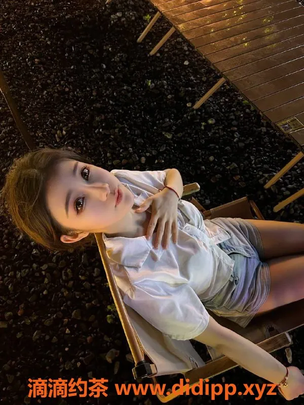 杭州楼凤-余杭区佳佳20岁，90斤，包夜服务尽享