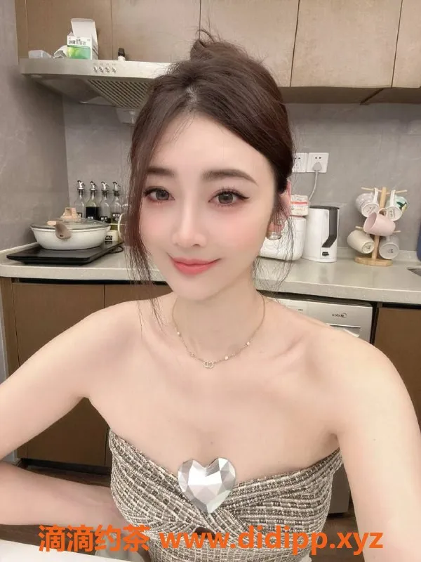 深圳楼凤-南山美鑫，1200元舌吻服！