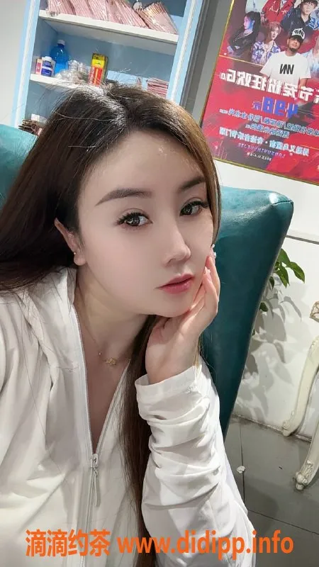 杭州楼凤-拱墅区月月🌻，28岁大胸，160cm，100斤优质服务