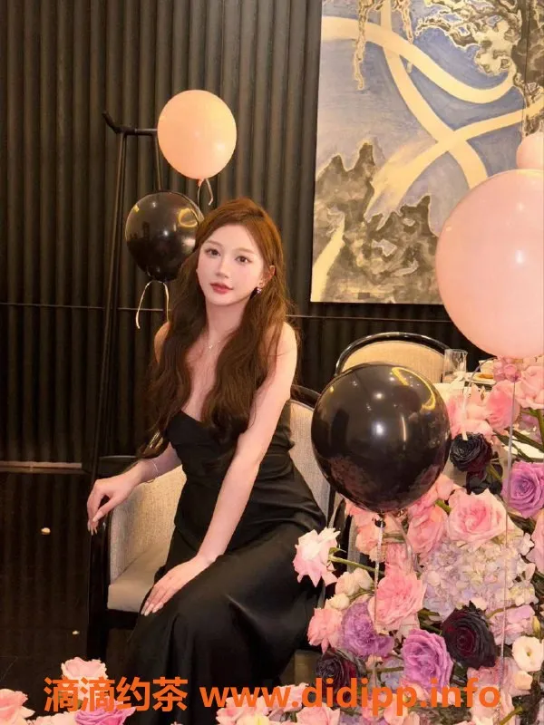 杭州楼凤-上城区哆咪，164cm、45Kg、36C，1200元亲密服务