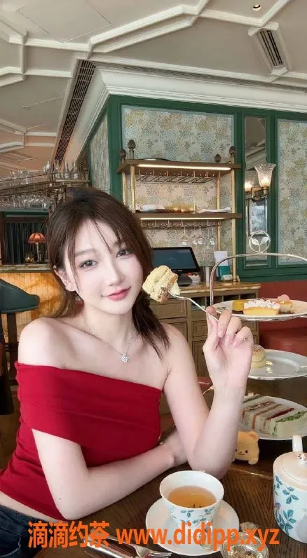 杭州楼凤-上城区哆咪，164cm、45Kg、36C，1200元亲密服务