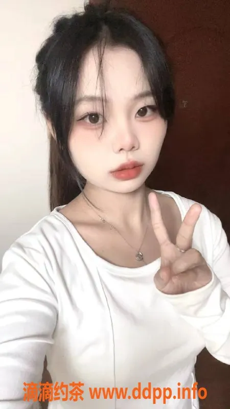 成都上门服务-成都兮兮 18岁嫩妹，身高160，100斤