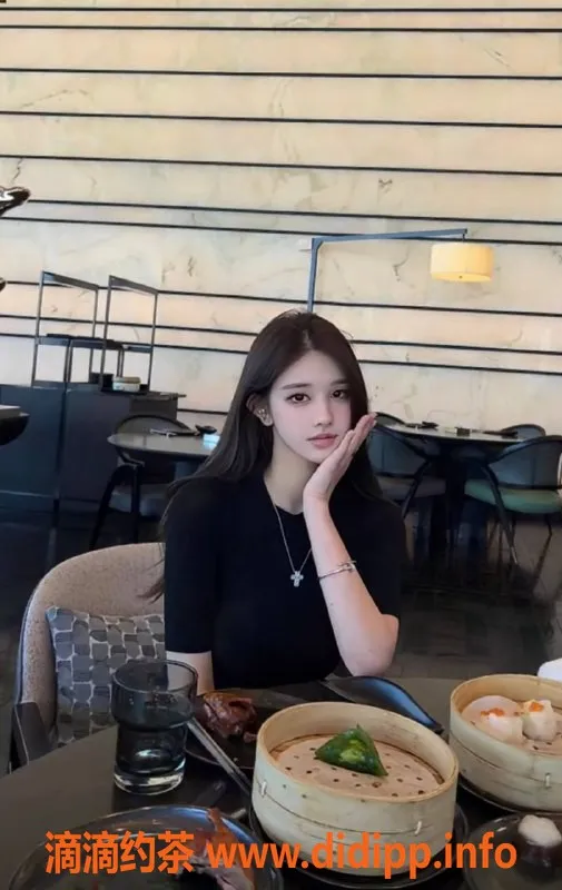 深圳楼凤-龙华新人依依，1500p享受多重服务