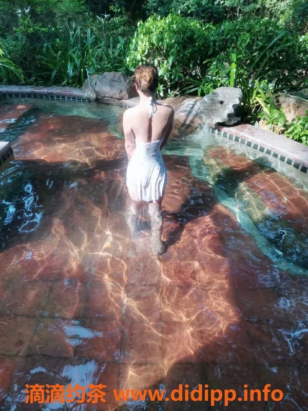 广州楼凤-海珠少妇芊芊，身材火辣夜课只需5P