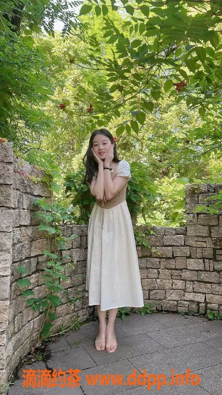 杭州楼凤-拱墅区小阳光，168高105斤，26岁千元以下服务