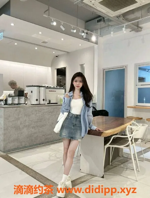 深圳楼凤-坂田馨馨，800元陪浴调情服务等你来体验