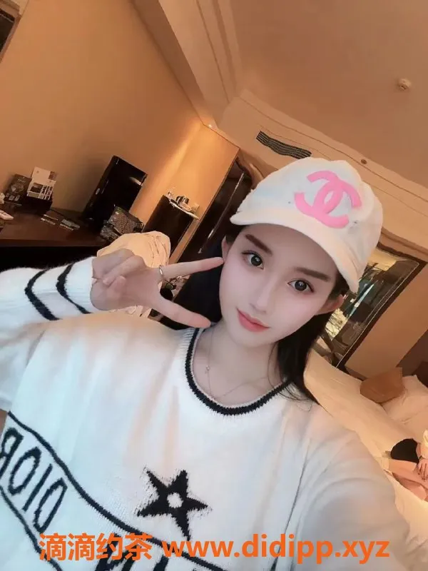 杭州楼凤-小田：168cm，85斤，甜美陪浴服务，价优体验