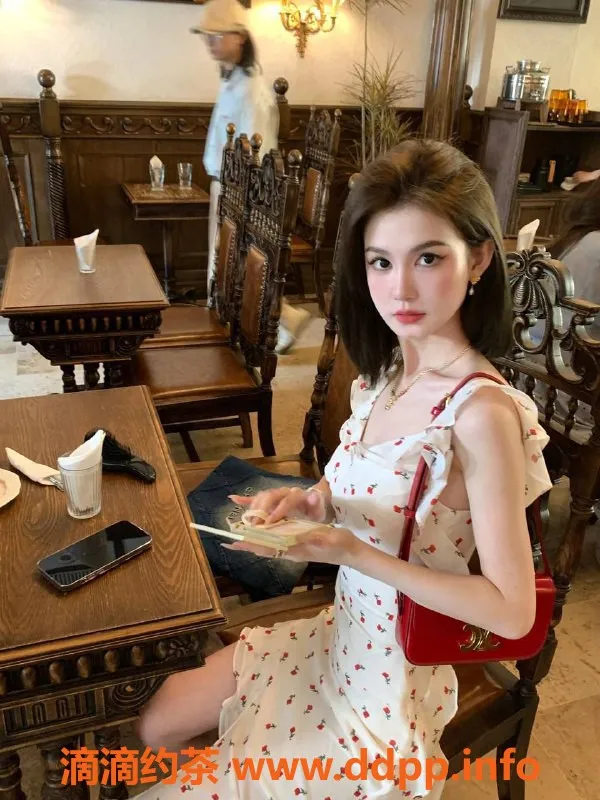 深圳楼凤-南山CCC，千元以上高端服务，口爆颜射随心享受