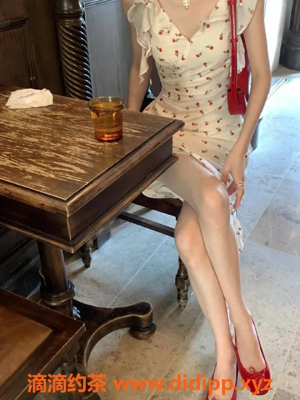 深圳楼凤-南山CCC，千元以上高端服务，口爆颜射随心享受