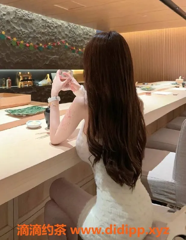 上海楼凤-静安牡丹，五星大圈女生推荐服务