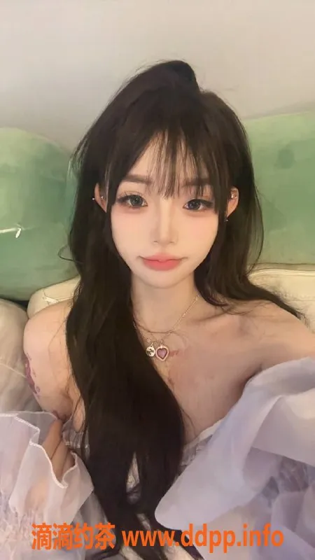 广州楼凤-天河嫩妹南忆，9P夜课舌吻服务等你来享！