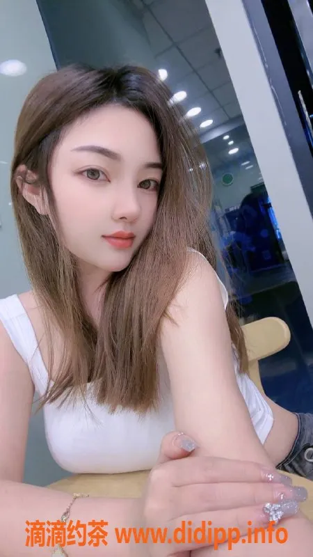 杭州楼凤资源信息,余杭区佳佳，160cm 50kg 36C，新人服务超贴心