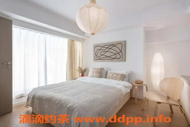 厦门楼凤-厦门高端陪玩，18岁大学生，699元/小时