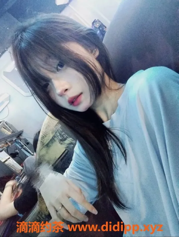 长沙楼凤-雨花丸子，18岁，身高165，500p激情服务