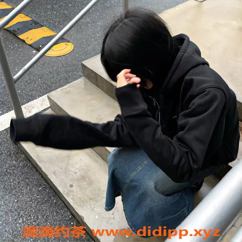 成都楼凤-成华嫩妹梦佳，17岁白虎，155cm/86斤，600元体验