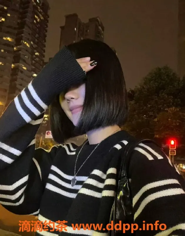 成都楼凤-成华嫩妹梦佳，17岁白虎，155cm/86斤，600元体验