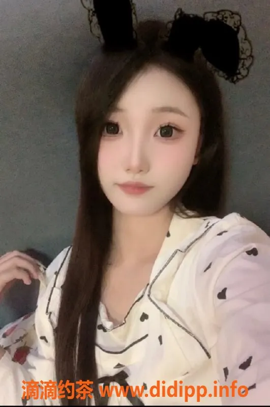 成都楼凤-成都嫩妹言言，微胖型娇小可爱，600元体验