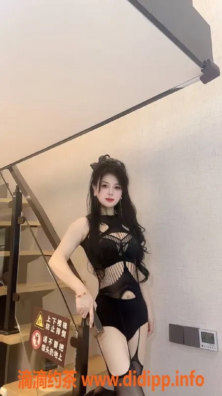 东莞楼凤-南城花姐，90后专业培训师，163cm，52kg，36D