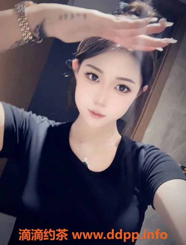 广州楼凤-天河嫩妹夏浅浅，900p服务，长腿诱惑！