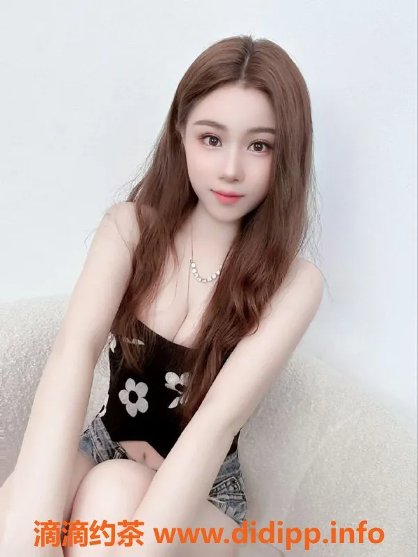 杭州楼凤-拱墅区小雨，26岁，158cm，88斤，C+胸围，服务多样