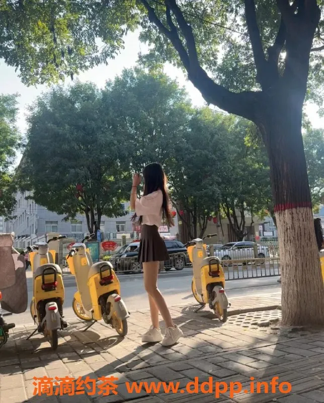 杭州楼凤-温柔美女夏沫，168cm 90斤，陪浴调情服务