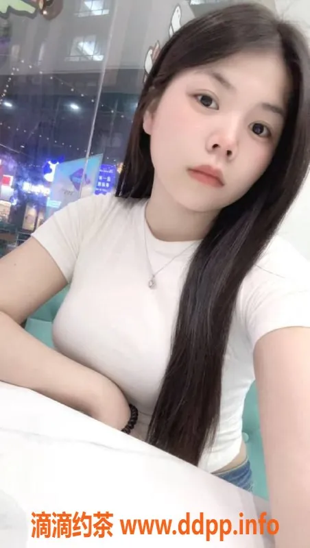 东莞楼凤-大朗贝贝，19岁幼师，165cm，性感C罩杯，服务多样